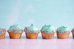 揭秘法国人生日蛋糕的甜蜜情缘